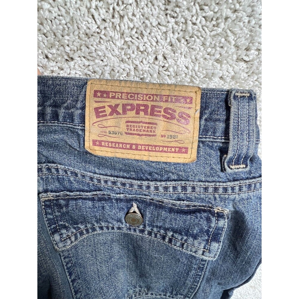 Express Precision Fit Men Jeans 34x32 Relaxed Straight Cargo Style Medium Wash D - Picture 7 of 10
